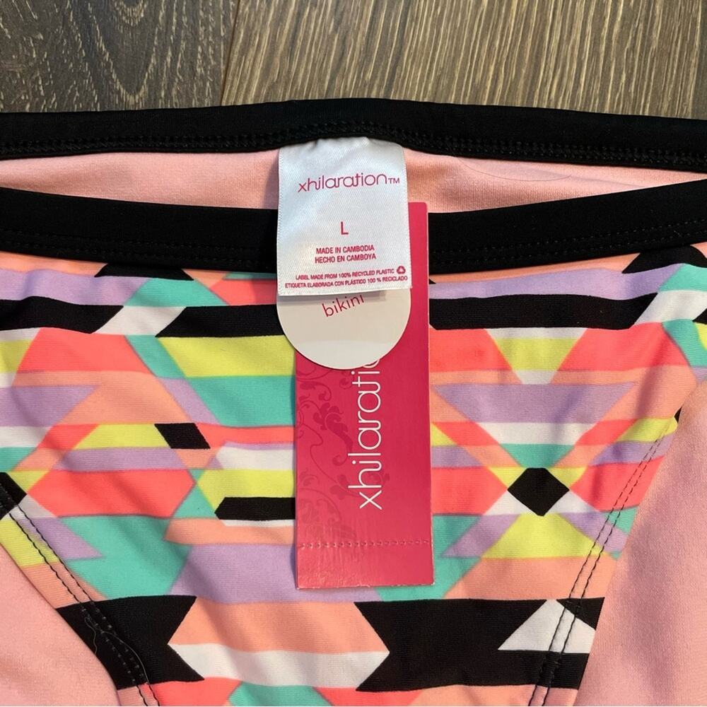 BNWT! XHILIRATION Geometric Patterned Swimsuit Bottoms Size L - Picture 3 of 6
